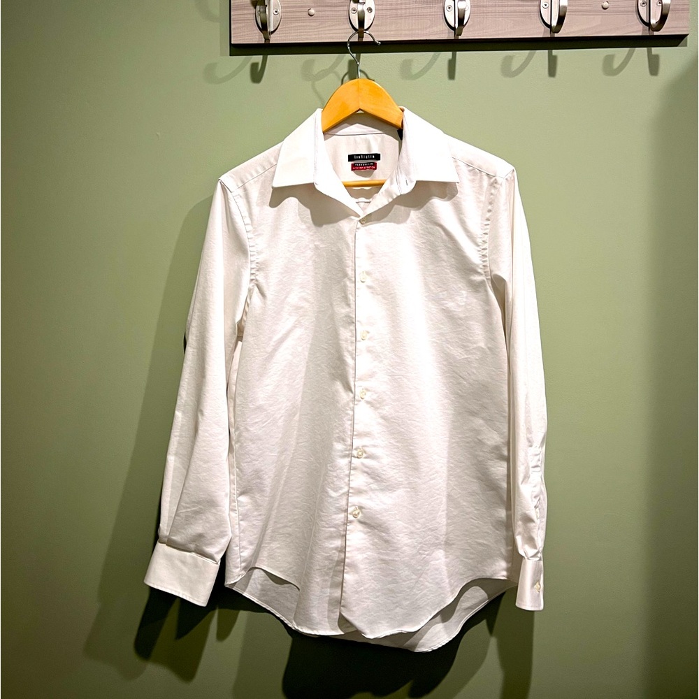 Men’s Van Heusen white dress shirt size 15 1/2, 32/33
